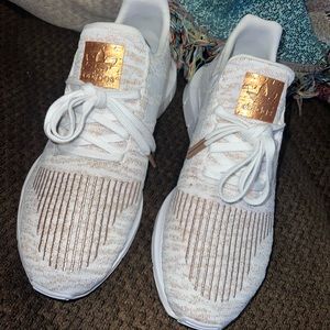 Adidas SwiftRun Copper Metallic shoes